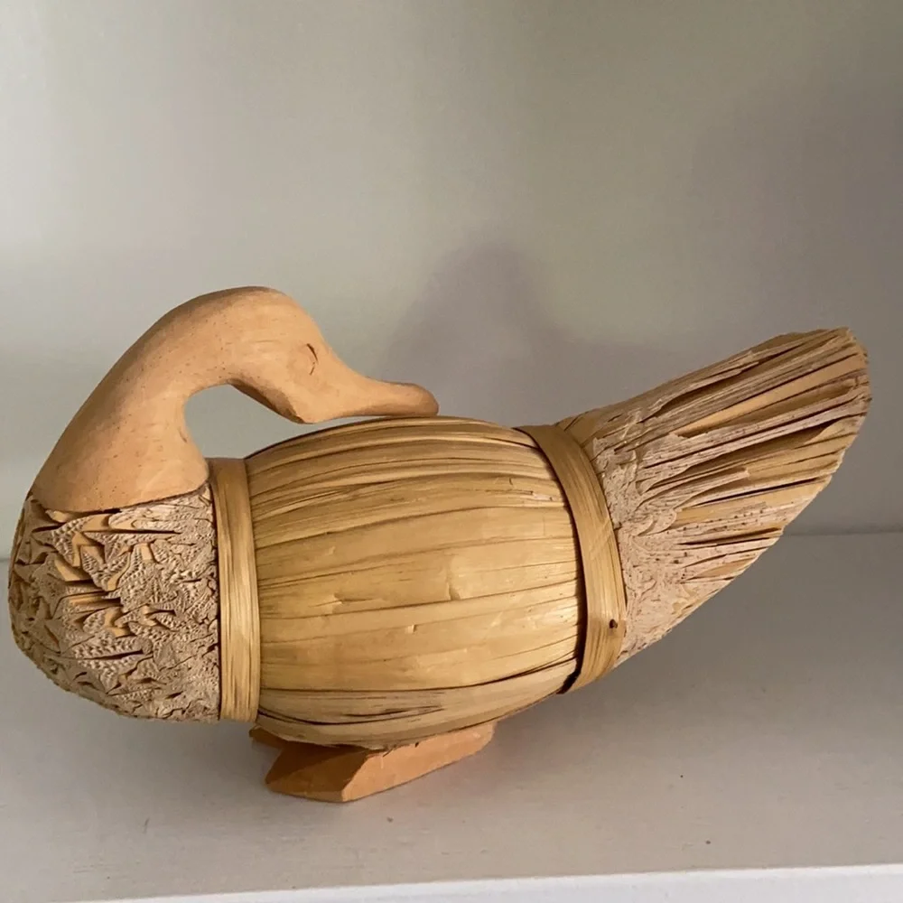 Reed /Straw Display Duck Figure Home Decor
